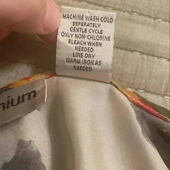 Millenium Silky Cinched‎ Blouse - Picture 6 of 6